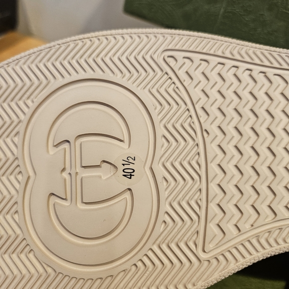 GUCCI GG Embossed Low-top Sneakers EU 40.5 - Picture 5 of 7